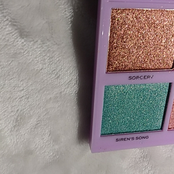 ULTA REVOLUTION UNDER YOUR SPELL EYESHADOW PALETTE - Picture 6 of 8